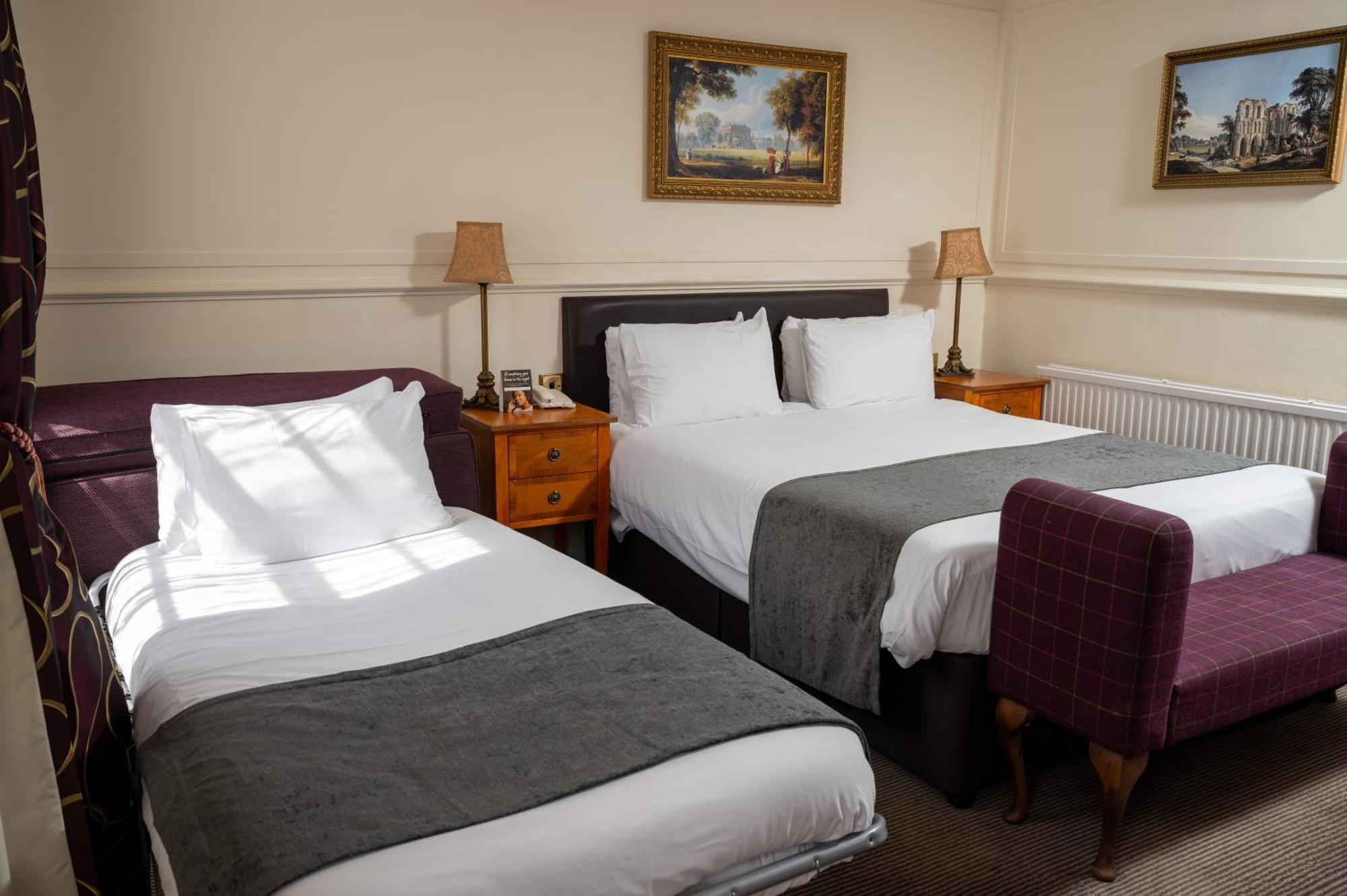 Antelope By Greene King Inns Poole Extérieur photo