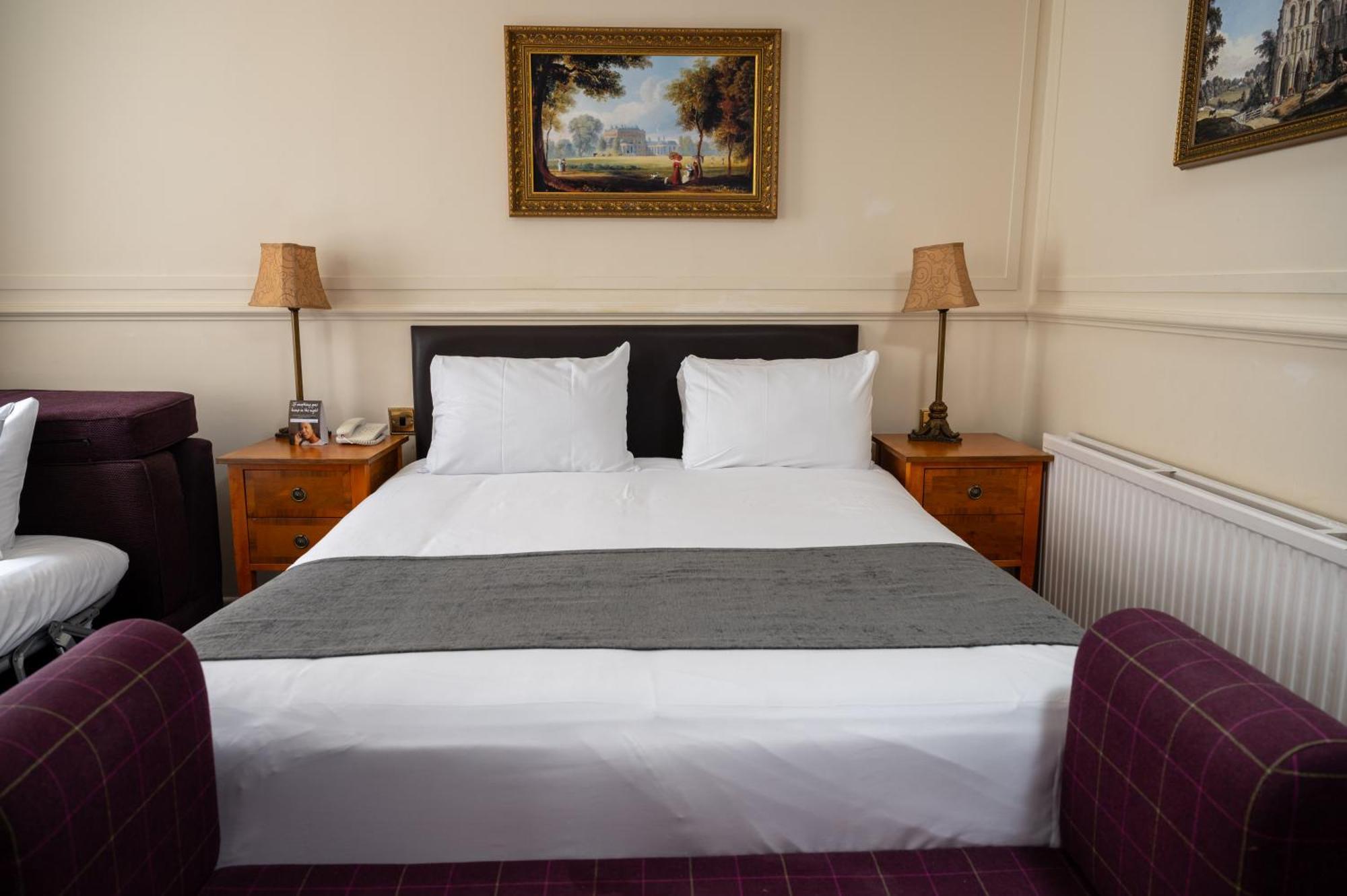 Antelope By Greene King Inns Poole Extérieur photo