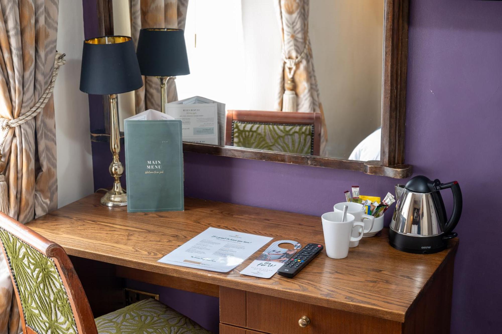 Antelope By Greene King Inns Poole Extérieur photo