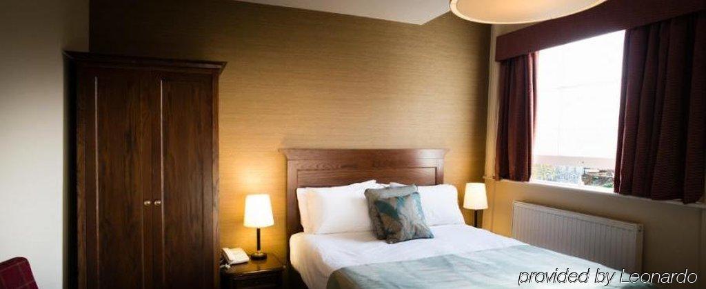 Antelope By Greene King Inns Poole Extérieur photo